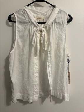Bella Dahl White Sleeveless Button Down Tie Neck Blouse